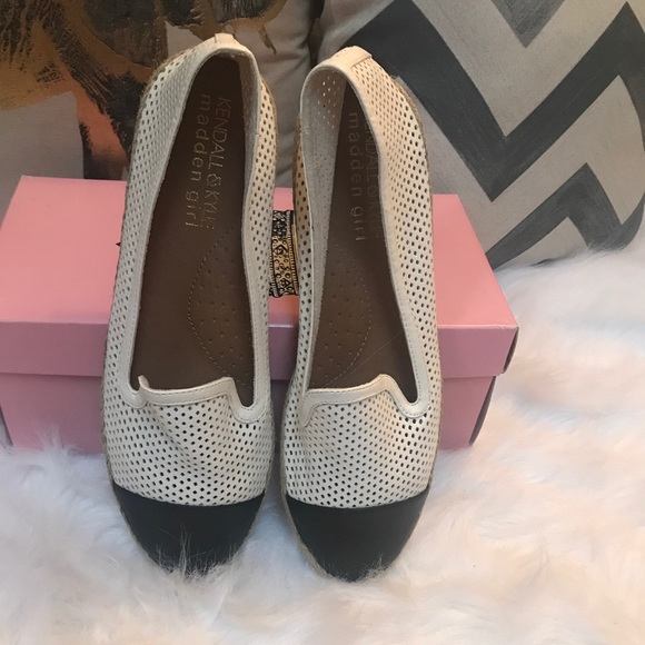 SALE!!!MADDEN GIRL KENDALL & KYLIE flat espadrille - Picture 6 of 8